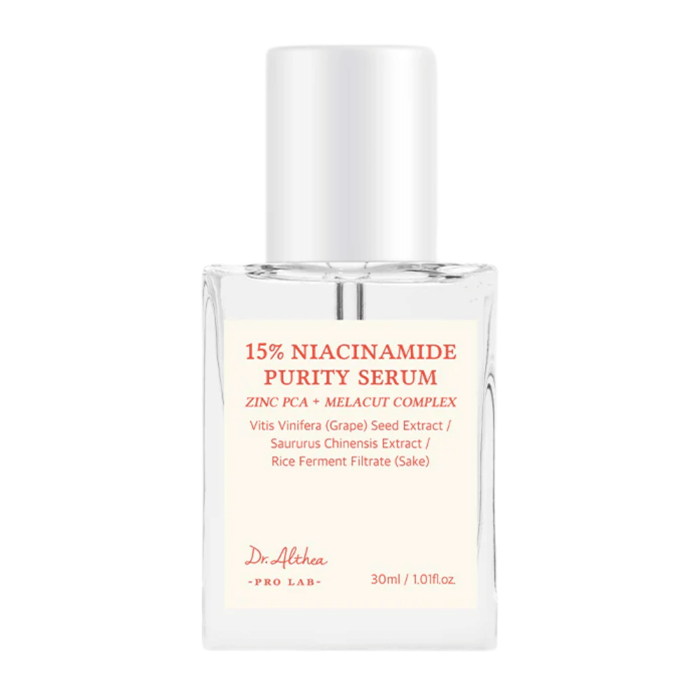Dr. Althea 15% Niacinamide Purity Serum er et avanceret serum, der kombinerer 15% niacinamid med Zinc PCA og MELACUT COMPLEX for at lysne, reducere porer og forbedre hudens tekstur. Perfekt til en strålende og jævn hudtone.