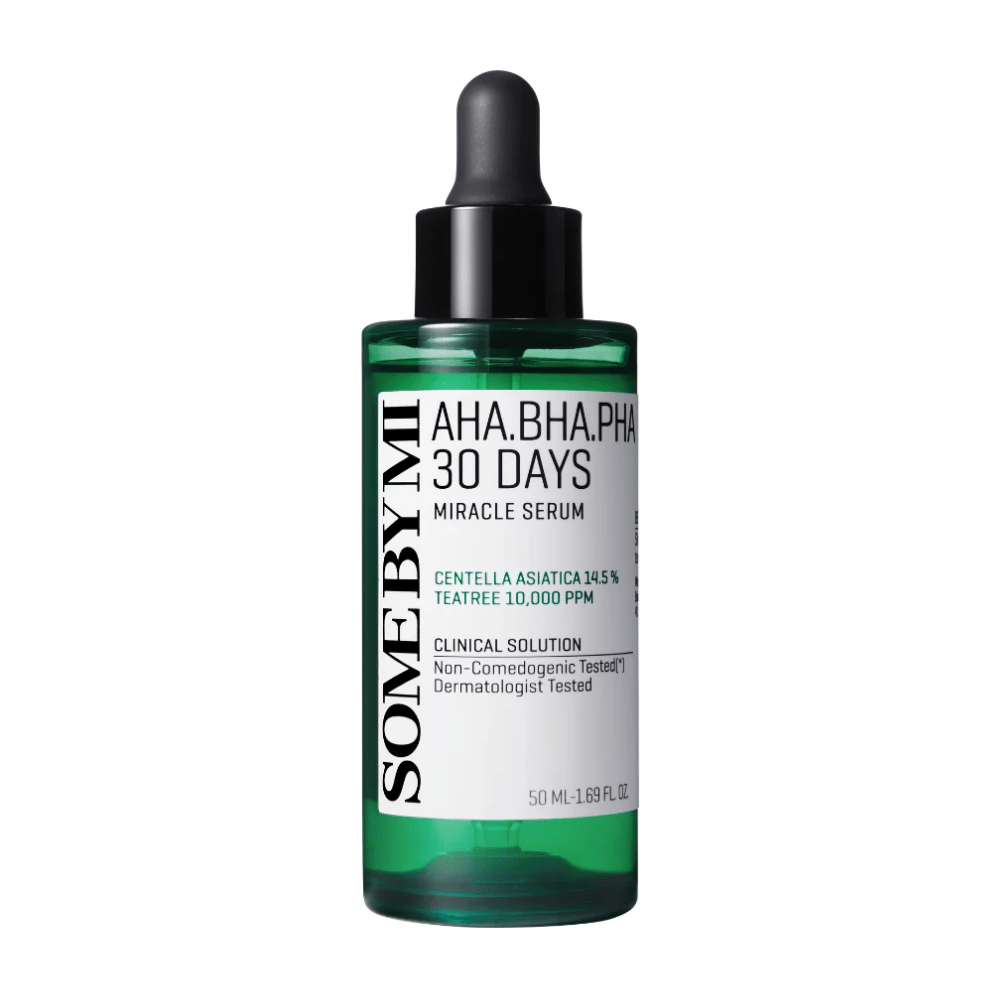 Some By Mi AHA, BHA, PHA 30 Days Miracle Serum er et kraftfuldt serum, der revolutionerer din hudpleje! Med 14,5% centella asiatica og 10.000 ppm tea tree olie, tilbyder denne formel en intensiv behandling mod urenheder og ujævn hudtone. Serumet er dermatologisk testet og ikke-komedogent, hvilket gør det sikkert for alle hudtyper, inklusive sensitiv hud. Efter kun 30 dage kan du forvente synlige forbedringer i hudens klarhed og struktur. Fugt, berolig og giv din hud den kærlighed, den fortjener!