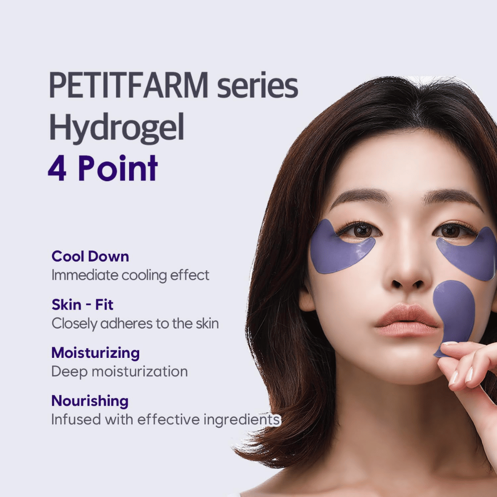 Kampagnebillede med model, der bruger PETITFARM Hydrogel Eye Mask. Billedet fremhæver fire hovedfordele: kølende effekt, hudtilpasset pasform, dyb fugt og nærende ingredienser.