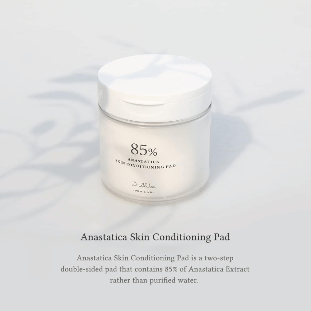 Dr. Althea 85% Anastatica Skin Conditioning Pad med 85 % Anastatica-ekstrakt, som fugter, styrker hudbarrieren og giver blødere hud.