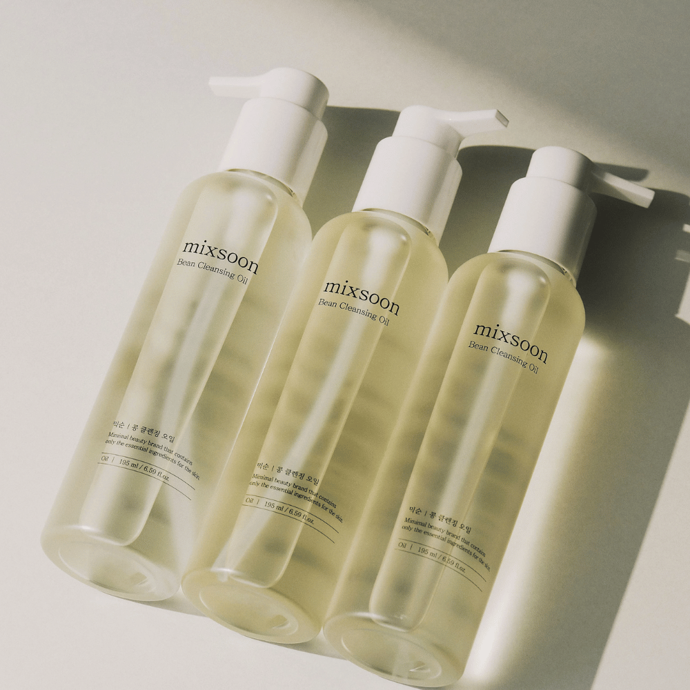 Tre flasker Mixsoon Bean Cleansing Oil – koreansk oliebaseret rens, der skånsomt fjerner makeup, urenheder og fugter huden.