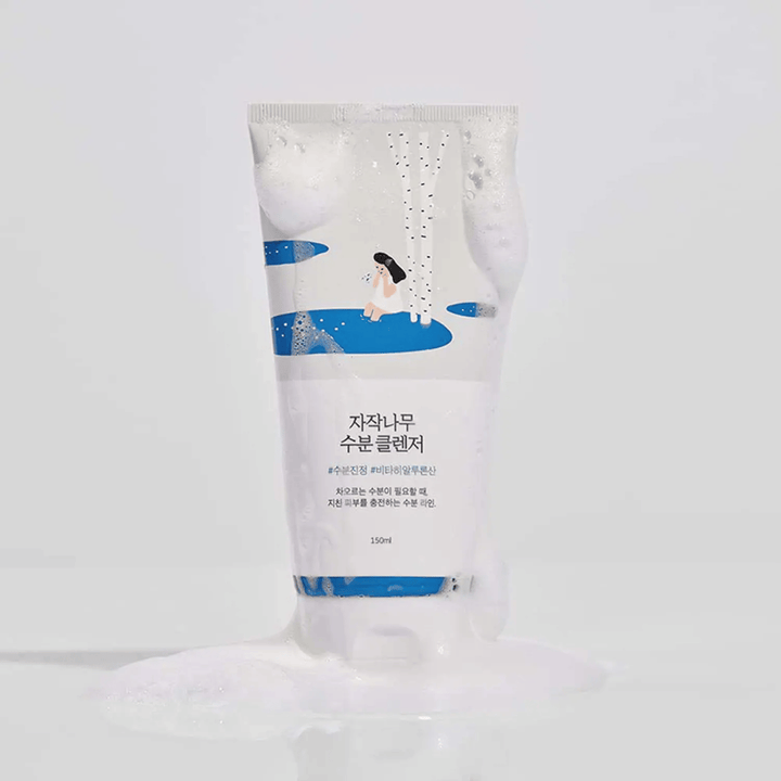ROUND LAB Birch Juice Moisturizing Cleanser 150 ml i tube med cremet skum, mild ansigtsrens med birkesaft, der renser skånsomt, fugter huden og passer også til følsom hud.