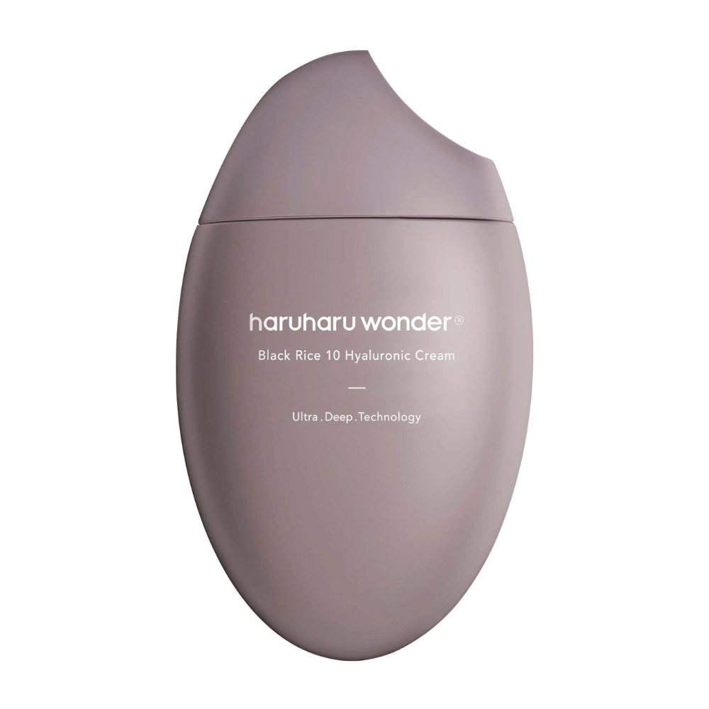 En glat og stilren emballage af "Haruharu Wonder Black Rice 10 Hyaluronic Cream", markeret med hvid tekst. Emballagen bruger "Ultra Deep Technology", hvilket antyder en avanceret formel til dyb fugtgivning af huden.