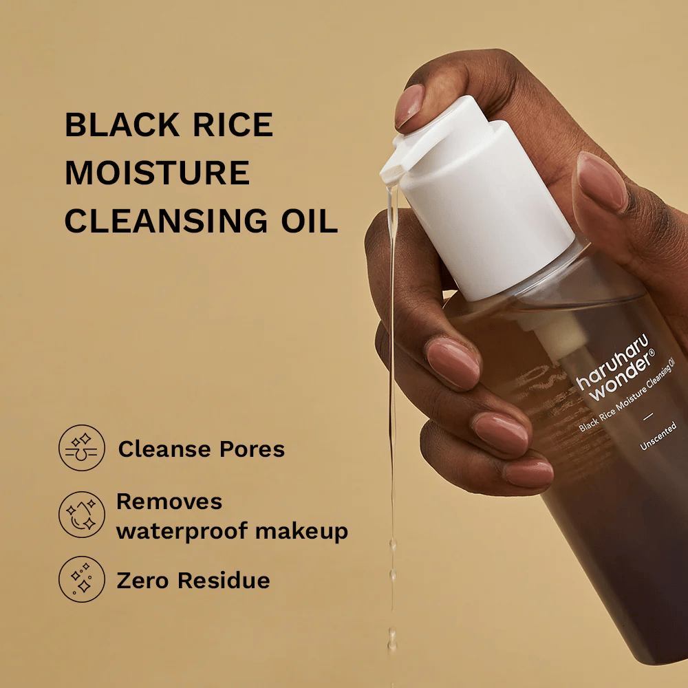 Haruharu Wonder Black Rice Moisture Cleansing Oil pumper renseolie ud – effektiv mod vandfast makeup, renser porer og efterlader ingen rester.