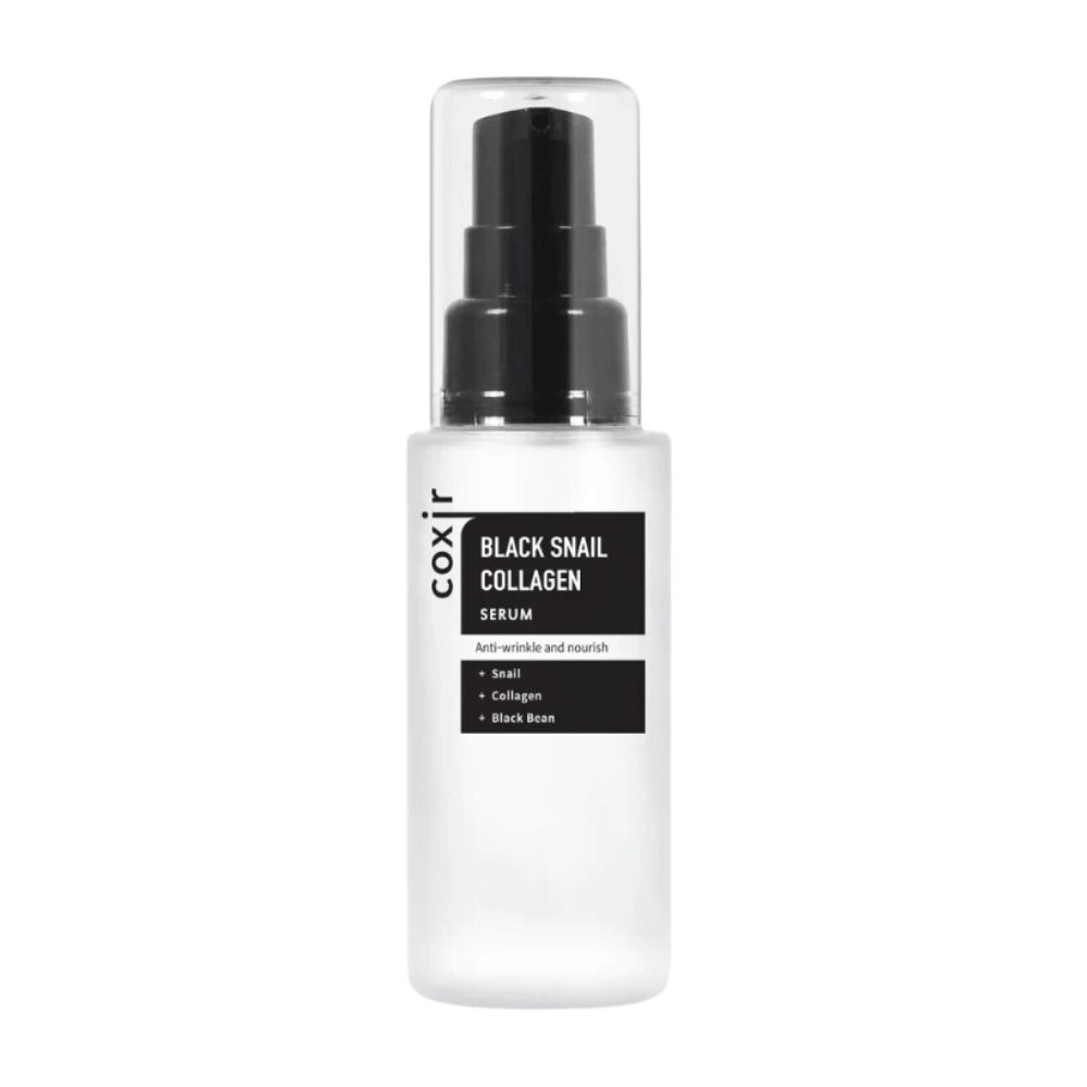 Billedet viser en flaske af "Black Snail Collagen Serum". Produktet er beregnet til hudpleje, med anti-rynke egenskaber og næring. Fremhævede ingredienser er snegleekstrakt, kollagen og sort bønne.