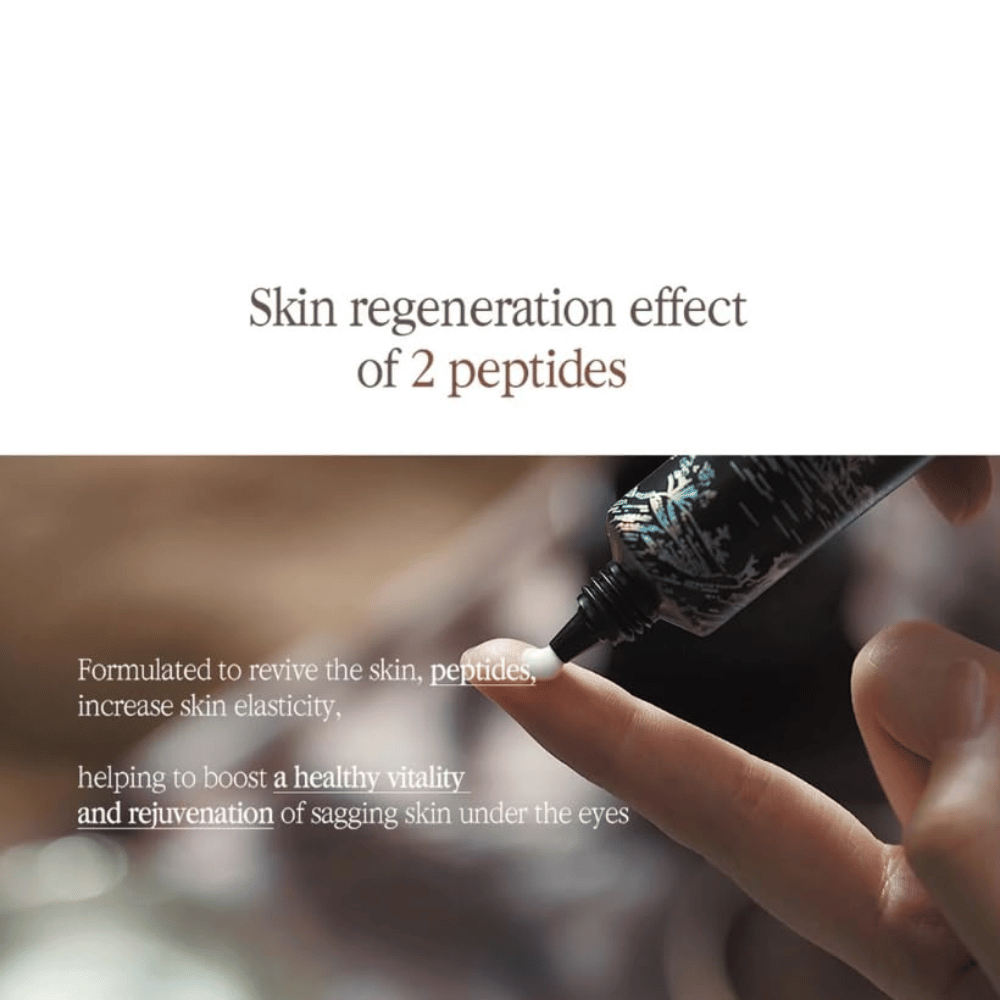 Pyunkang Yul Black Tea Time Reverse Eye Cream med peptider, som hjælper med at støtte hudens elasticitet og give området omkring øjnene et friskere udseende.