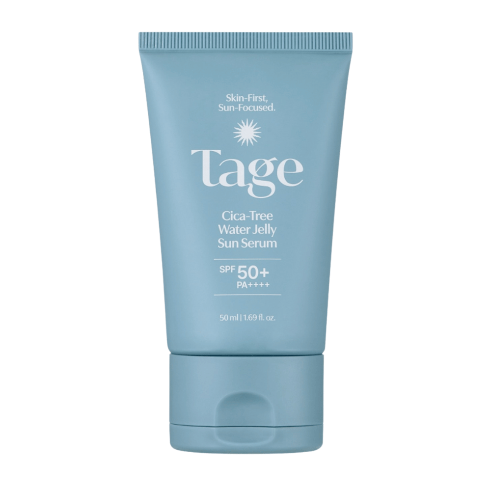 Tage Cica-Tree Water Jelly Sun Serum SPF 50+ PA++++ 50 ml, fugtgivende solbeskyttelsesserum i en lyseblå tube mod hvid baggrund.