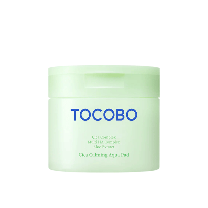 Produktbillede af TOCOBO Cica Calming Aqua Pad på hvid baggrund. Emballagen vises tydeligt med fokus på design og produktinformation.