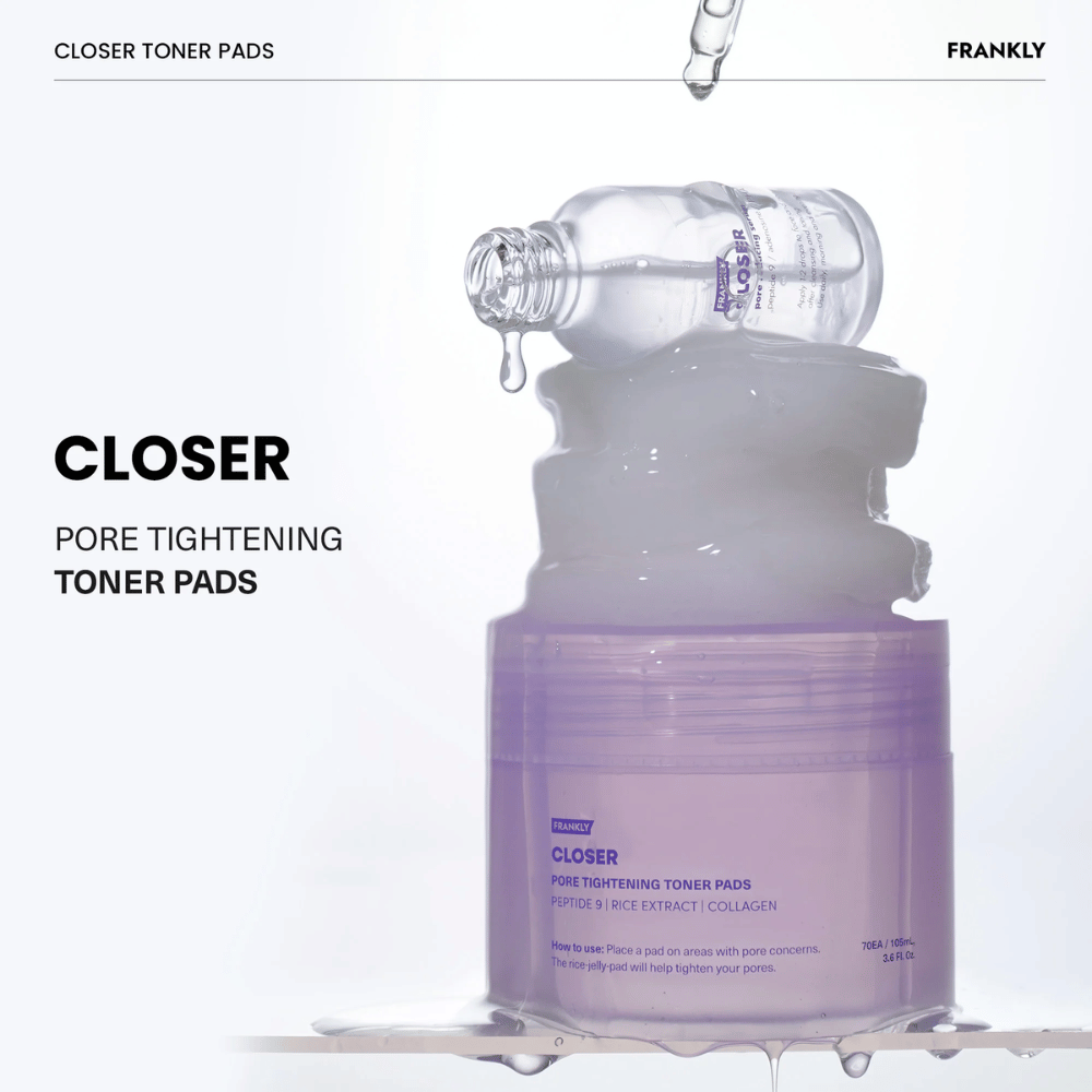 FRANKLY Closer Toner Pads med toner, der drypper. Viser produktet fyldt med fugtgivende essens til poreraffinering og opfrisket hud.