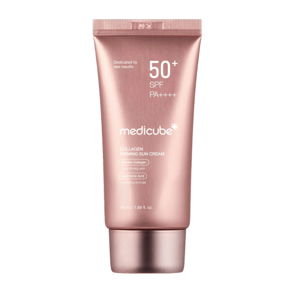 Medicube Collagen Firming Sun Cream SPF 50+ i rosagul tub – solbeskyttelse med kollagen og hyaluronsyre, der giver fastere, fugtet hud med glød.