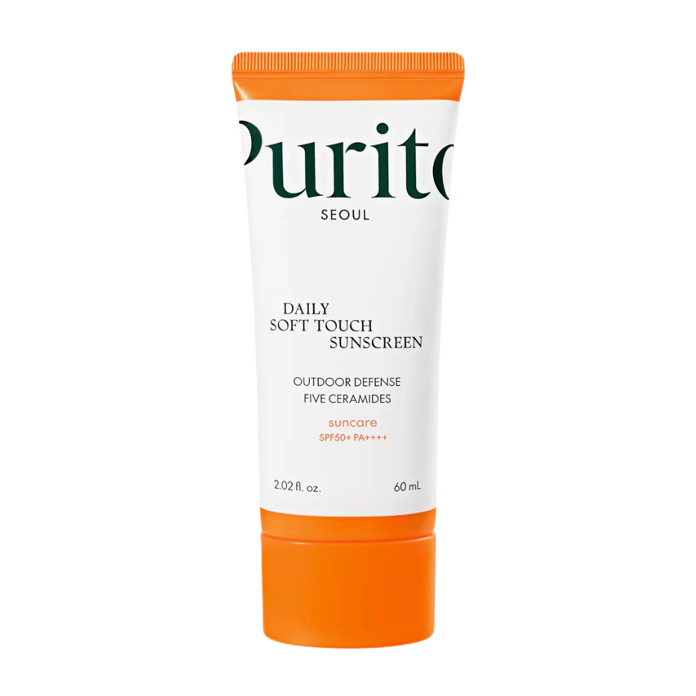 Purito Daily Soft Touch Sunscreen er en solbeskyttelse med SPF50+ PA++++, der giver effektiv beskyttelse mod både UVA- og UVB-stråler. Den silkebløde formel absorberes hurtigt uden at efterlade en hvid hinde og passer til alle hudtyper, også følsom hud. Beriget med fem forskellige ceramider styrker den hudbarrieren og holder huden fugtet hele dagen. Perfekt til daglig brug – let, beskyttende og plejende.