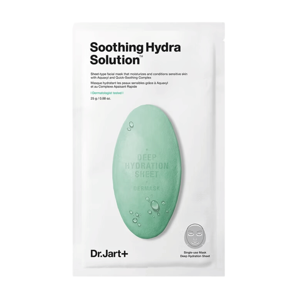 En pakke af Dr.Jart+'s "Soothing Hydra Solution" dybdehydrerende ansigtsmaske, med et grønt vanddråbeformet design mod en hvid baggrund. Masken er et engangsprodukt beregnet til dyb hydrering.