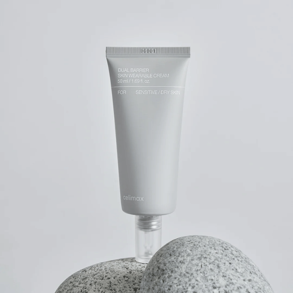 Celimax Dual Barrier Skin Wearable Cream på sten, fugtgivende ansigtscreme udviklet til følsom og tør hud med fokus på hudbarriere og komfort.