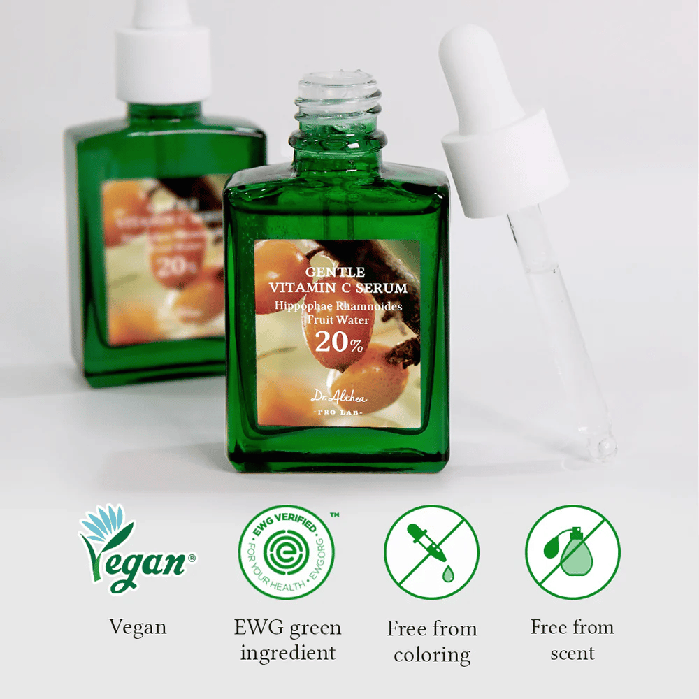 Dr.Althea Gentle Vitamin C Serum er vegansk og EWG-verificeret for sikre og miljøvenlige ingredienser. Fri for farvestoffer og parfume, hvilket gør den perfekt til sensitiv hud. Indeholder 20% havtornsvand for at fugte, lysne og beskytte huden.