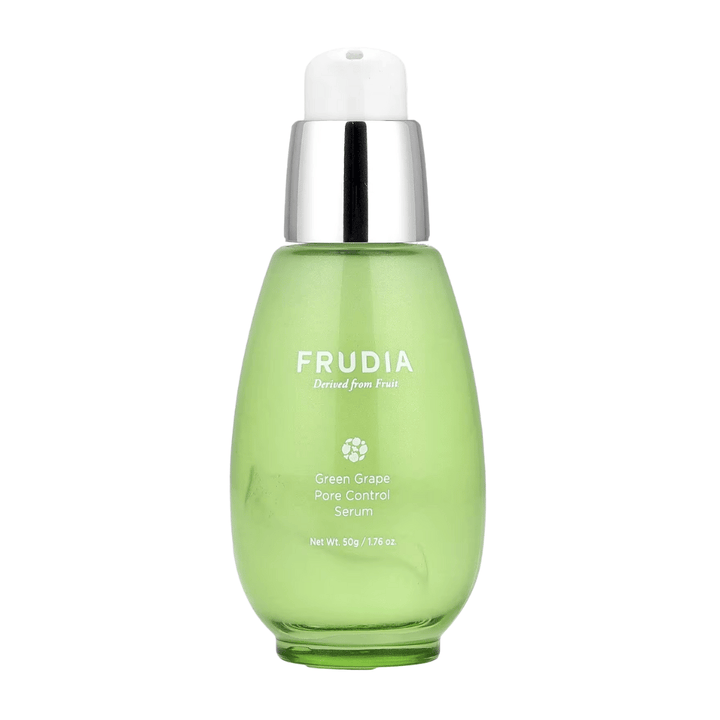Frudia Green Grape Pore Control Serum 50 g – koreansk ansigtsserum med grønt drueekstrakt, der minimerer porer, balancerer fedtet hud og giver fugtet, klar hud.