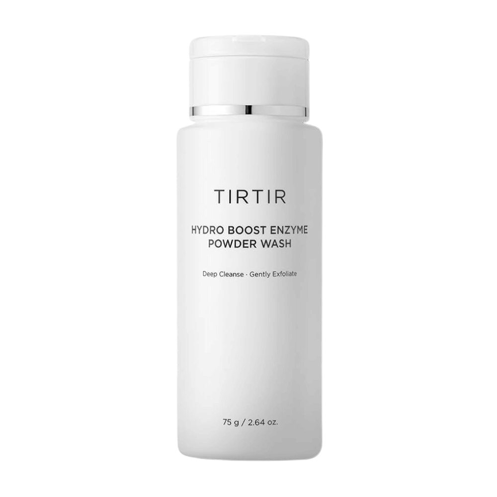 En hvid, glat flaske af TIRTIR Hydro Boost Enzyme Powder Wash. Teksten på flasken beskriver produktet som en dybderensende og mildt eksfolierende ansigtsvask. Størrelsen angives til 75 g / 2.64 oz.