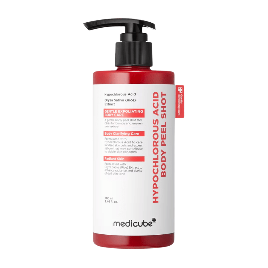 Frilagt produktbillede af Medicube Hypochlorous Acid Body Peel Shot i rød pumpeflaske til eksfolierende kropspleje og fugtning af ru hud.