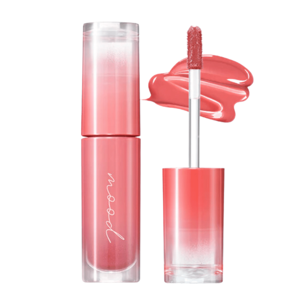 Ink Mood Glowy Tint er en lipgloss med en let og glansfuld formel, der giver en naturlig farve og glans til læberne. Perfekt til at skabe et frisk og strålende look. Fås i flere nuancer.