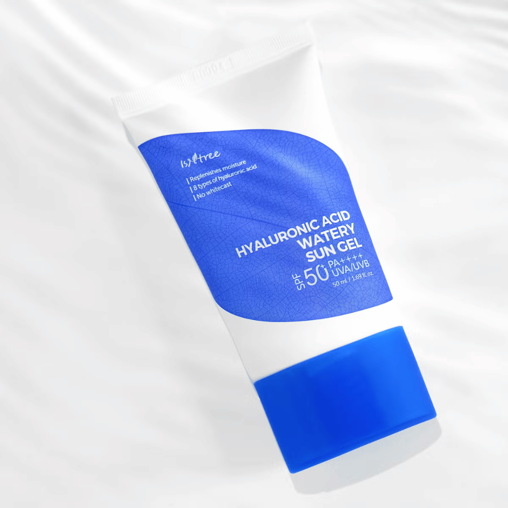 Isntree Hyaluronic Acid Watery Sun Gel SPF50+ PA++++ 50ml – koreansk solcreme med 8 typer af hyaluronsyre for intensiv fugtgivning og UV-beskyttelse.