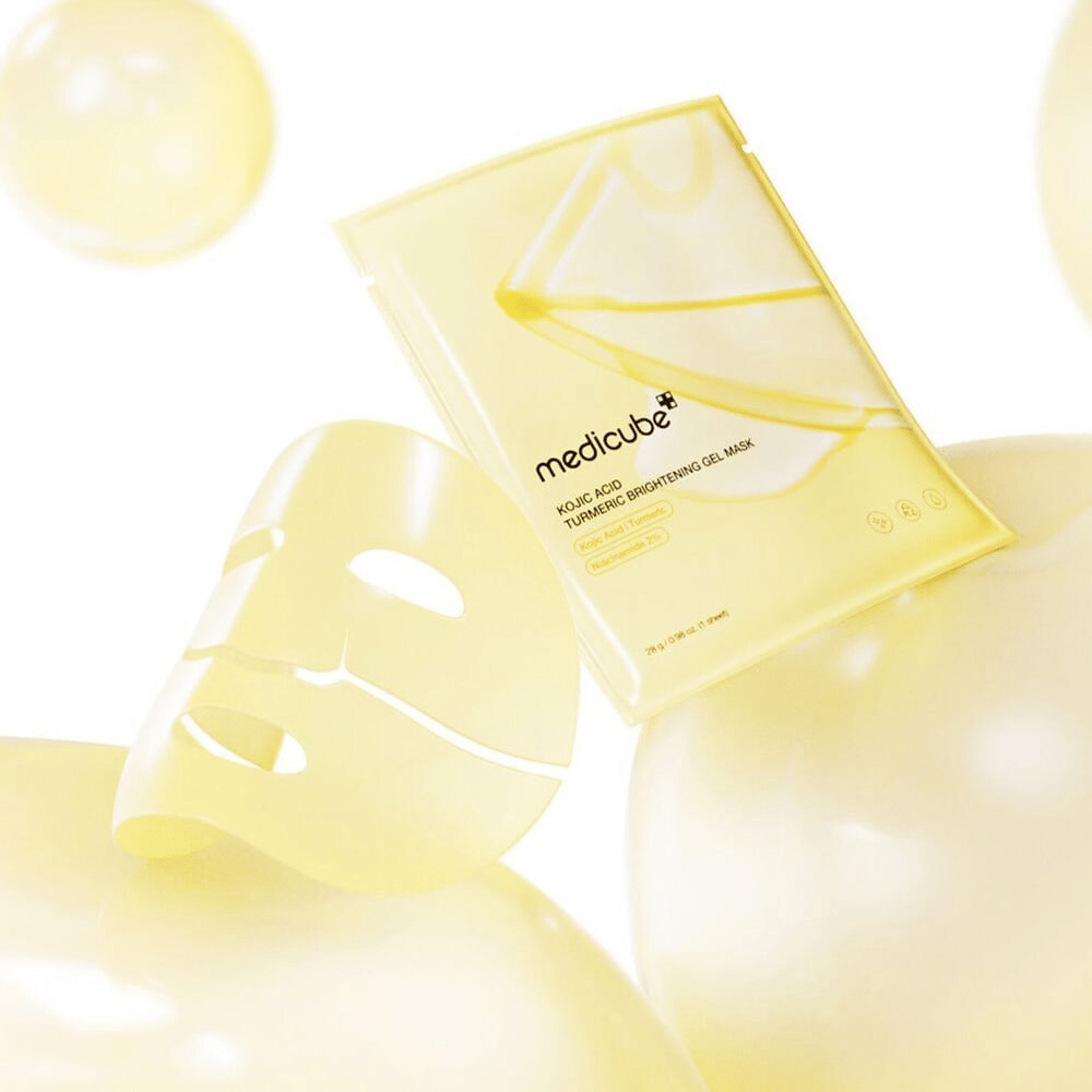 Medicube Kojic Acid Turmeric Brightening Gel Mask – glødgivende gelmaske med kojicsyre og gurkemeje, synlig i gennemsigtig arkmaske og gul emballage.