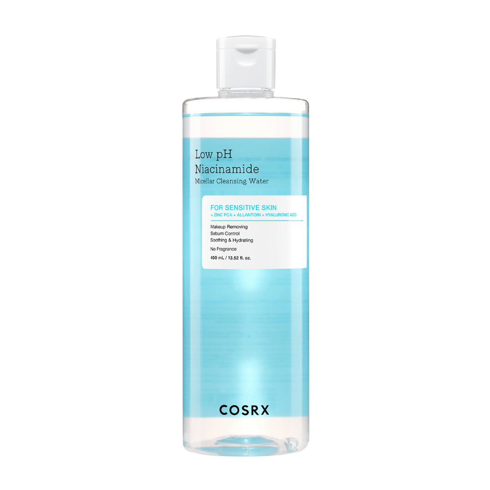Flaske med COSRX Low pH Niacinamide Micellar Cleansing Water, beregnet til følsom hud.