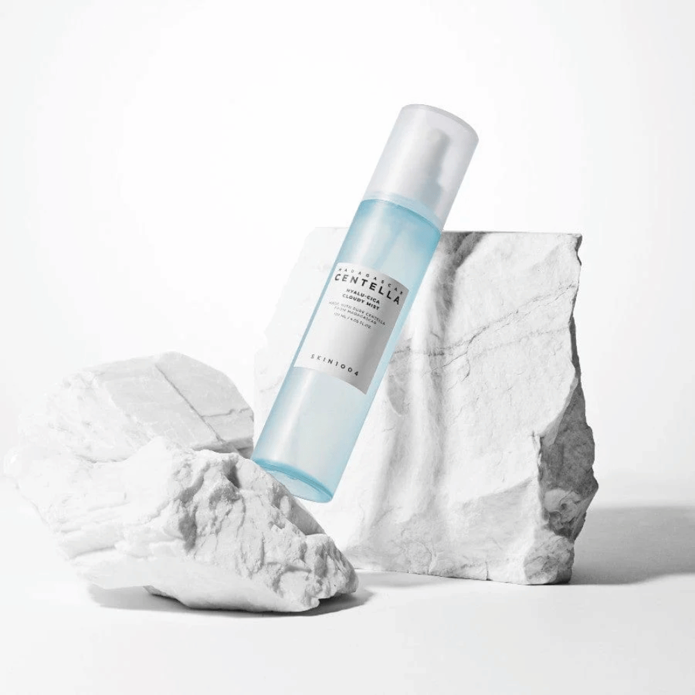 SKIN1004 Madagascar Centella Hyalu-Cica Cloudy Mist – beroligende og fugtgivende face mist til følsom hud med centella fra Madagaskar