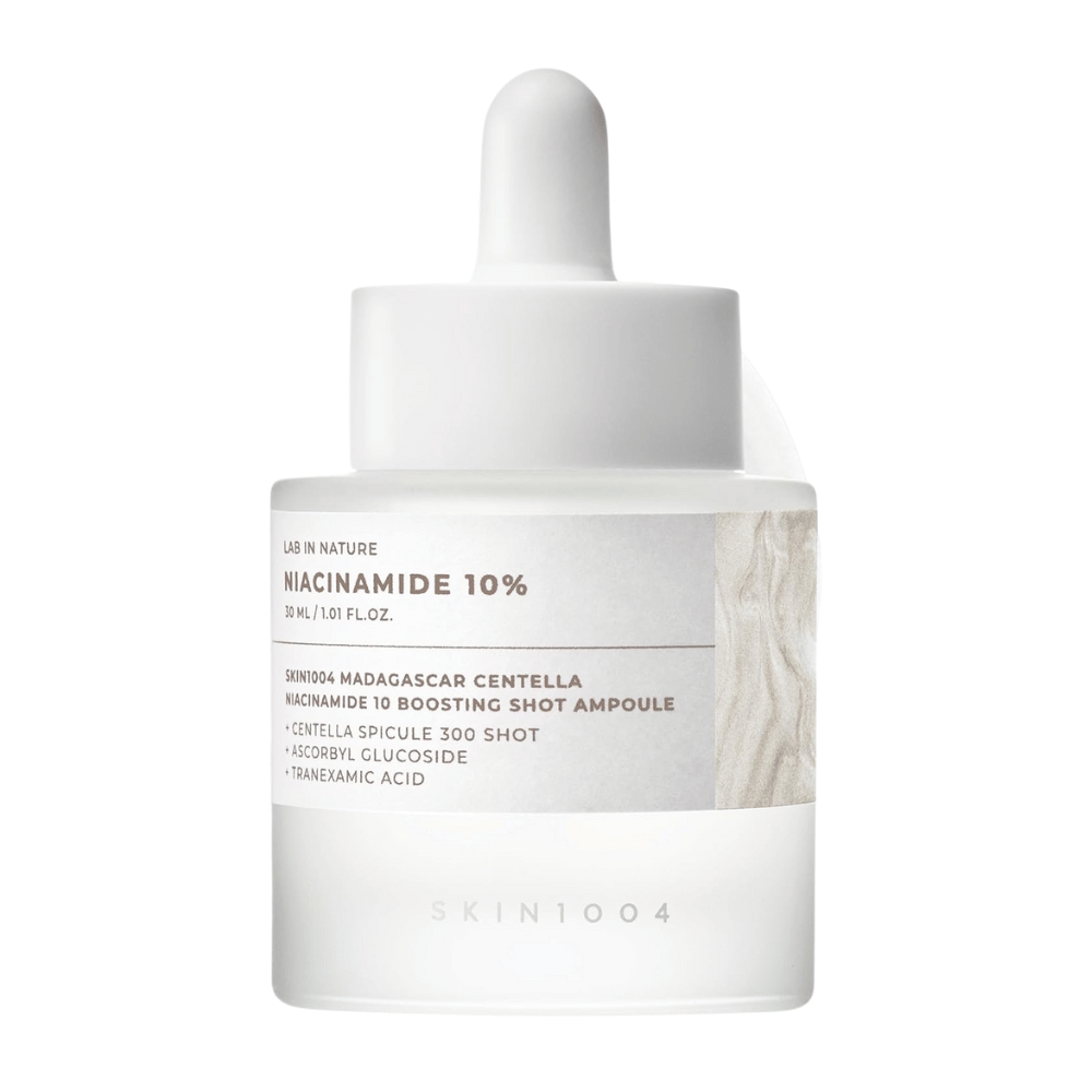 SKIN1004 Madagascar Centella Niacinamide 10 Boosting Shot Ampoule stående på hvid baggrund – højkoncentreret niacinamid-serum for klarere hud, glød og balanceret talgproduktion.