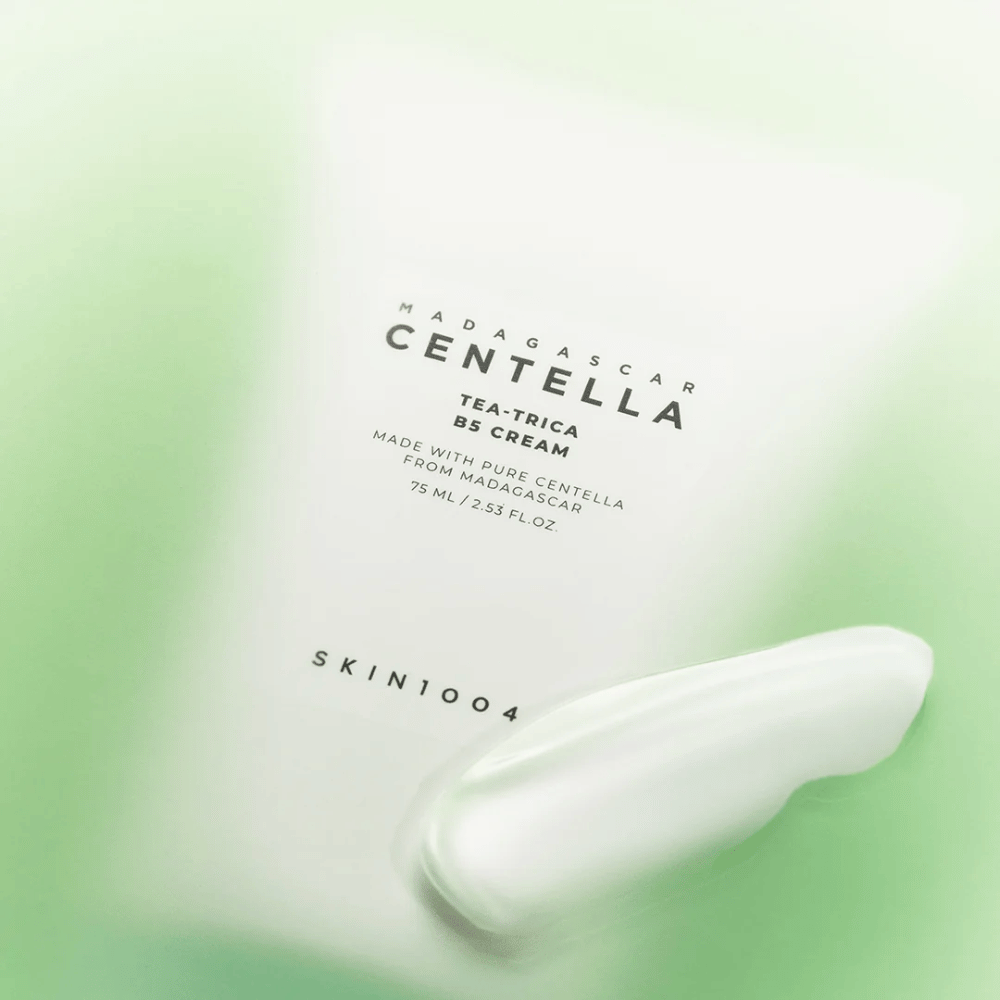 SKIN1004 Tea-Trica B5 Cream med let formel, som balancerer talgproduktionen og passer til fedtet og akneudsat hud