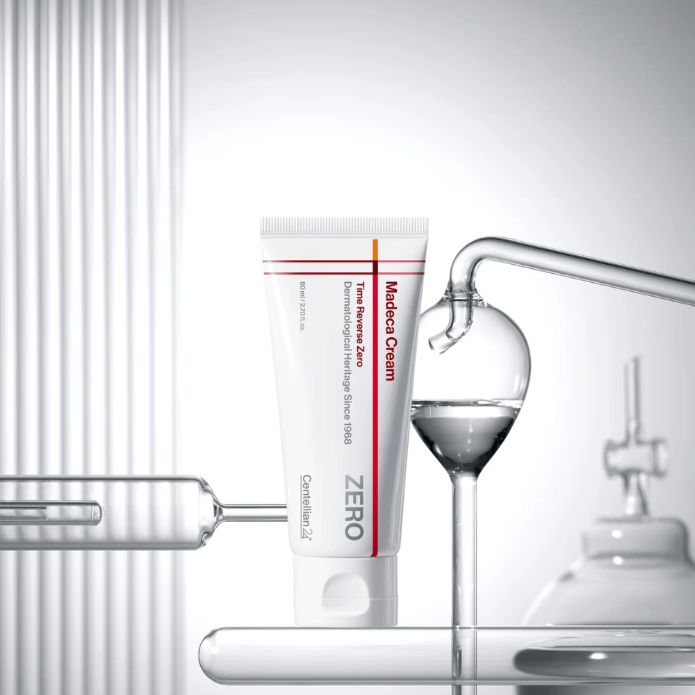 MADECA Cream Time Reverse Zero fra Centellian24 i klinisk miljø – koreansk ansigtscreme udviklet til at styrke hudbarrieren og give beroligende, reparerende pleje.