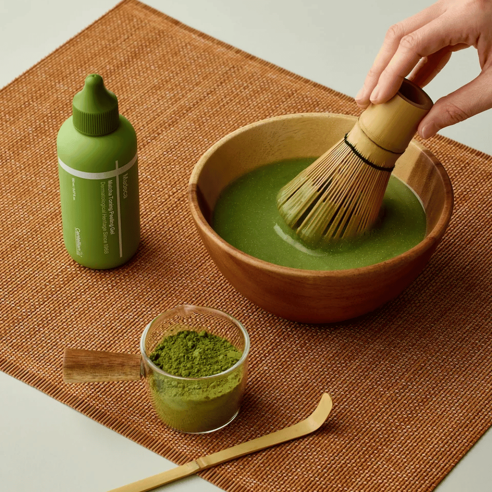 Centellian24 Madeca Matcha Toning Peeling Gel ingrediensbillede – peeling gel inspireret af matcha som hjælper med at rense huden, fjerne døde hudceller og forbedre hudens glød.