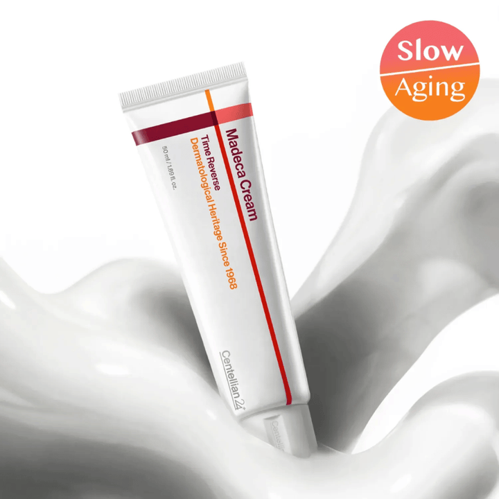 Centellian24 Madeca Cream Time Reverse i creme tekstur med slow-aging-budskab, udviklet til at berolige huden, reducere irritation og støtte hudens naturlige reparationsproces.