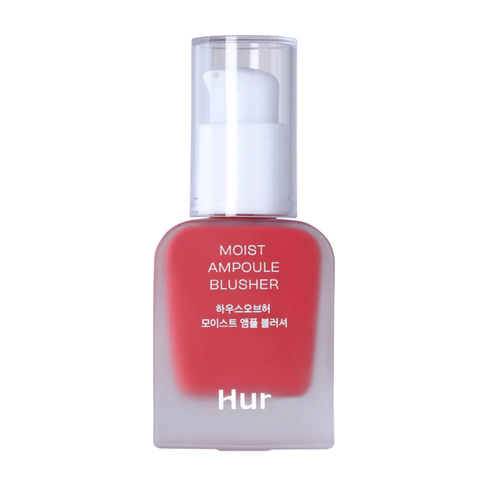 House of Hur Moist Ampoule Blusher i nuancen #02 Deep Plum giver en dyb blommefarvet tone til dine kinder. Denne fugtgivende rouge tilbyder langvarig fugt og en naturlig, frisk glød hele dagen.