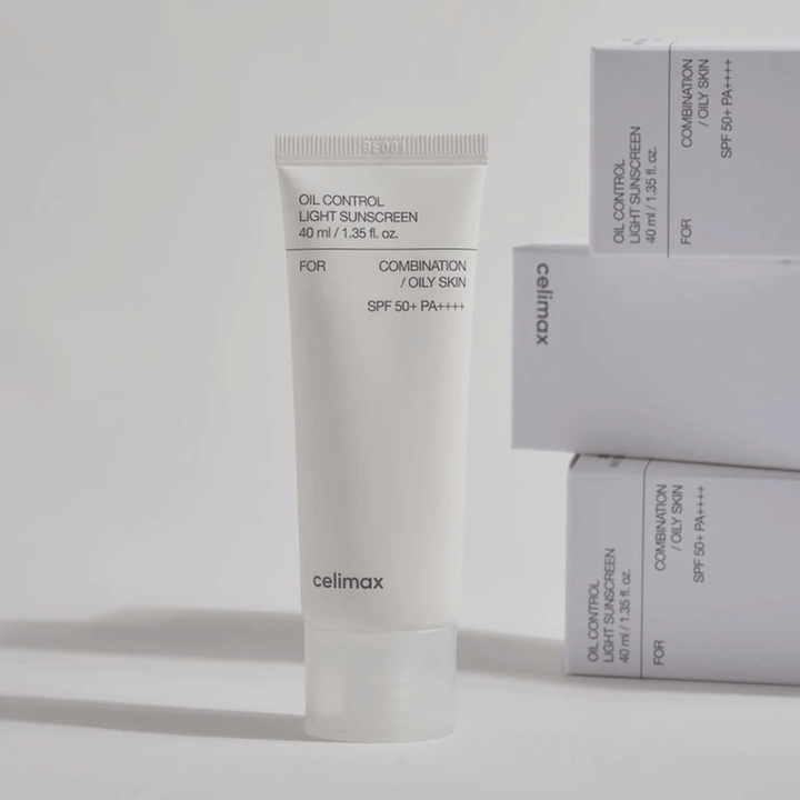 Celimax Oil Control Light Sunscreen SPF 50+ PA++++ i tube med minimalistisk design, solbeskyttelse til kombineret og fedtet hud som kontrollerer talg og giver mat finish