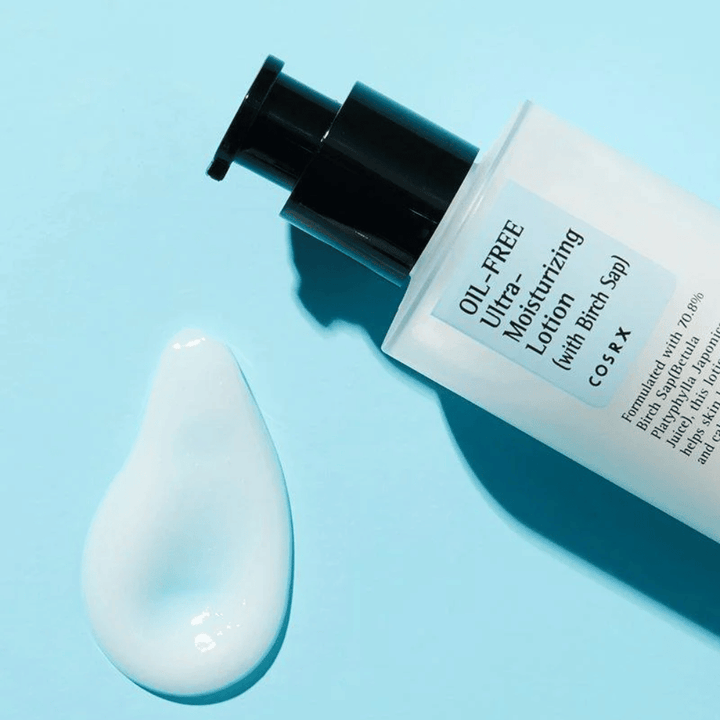 COSRX Oil-Free Ultra-Moisturizing Lotion med birkesaft cremet let konsistens som absorberes hurtigt uden at føles fedtet