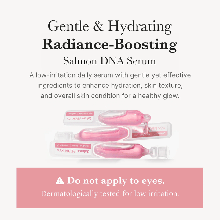 Medicube PDRN Pink One Day Serum i ampulformat. Billedet beskriver et fugtgivende serum med laks-DNA (PDRN), som er dermatologisk testet for lav irritation og udviklet til daglig brug.