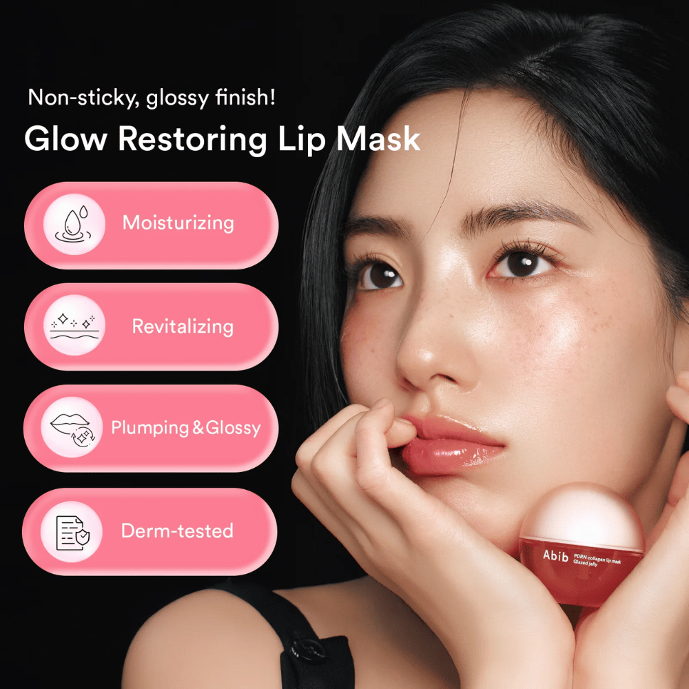Kvinde med glansfulde læber holder en rosa dåse Abib PDRN Collagen Lip Mask. Tekst til venstre viser Fordele: fugtgivende, revitaliserende, plumpende & glansfuld samt dermatologisk testet.