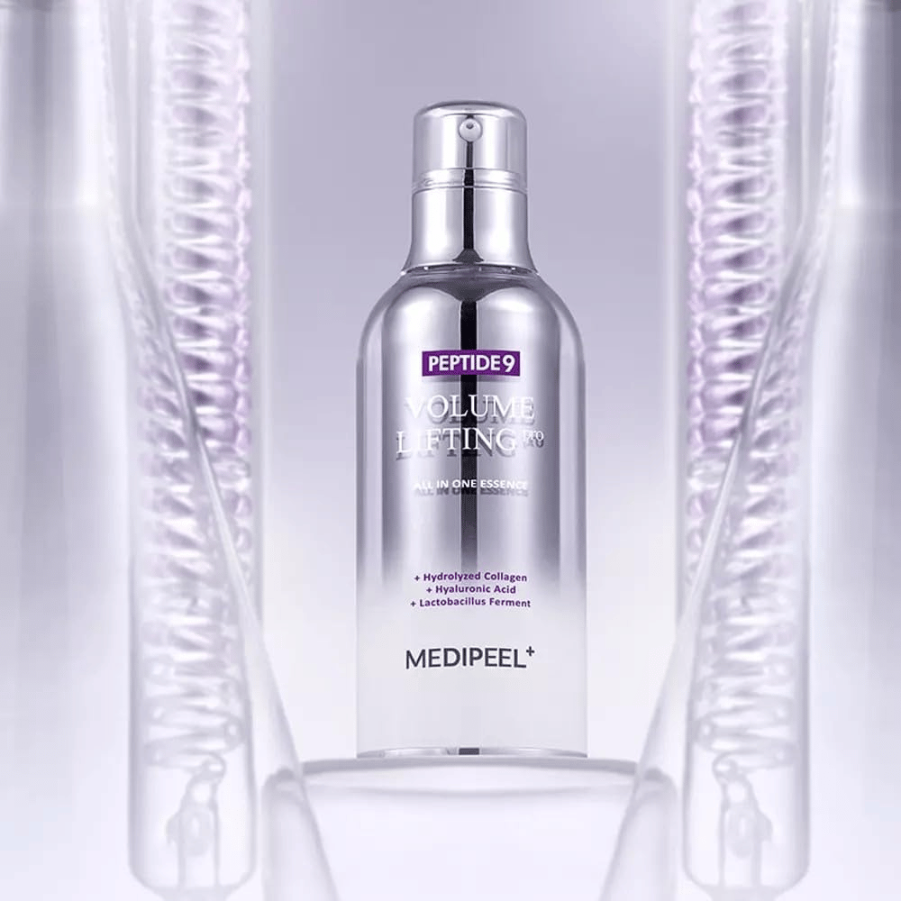 Medi-Peel Peptide 9 Volume Lifting Essence hudpleje – koreansk essence med peptider og kollagen som hjælper med at reducere fine linjer og styrke hudbarrieren.