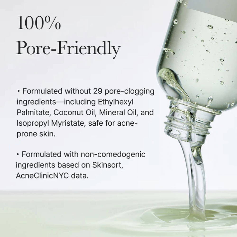 Nærbillede af Arencia Pore Melt Mochi Cleansing Oil der hældes op, viser let oljetekstur, der hurtigt emulgeres og renser porer i dybden uden at tilstoppe.