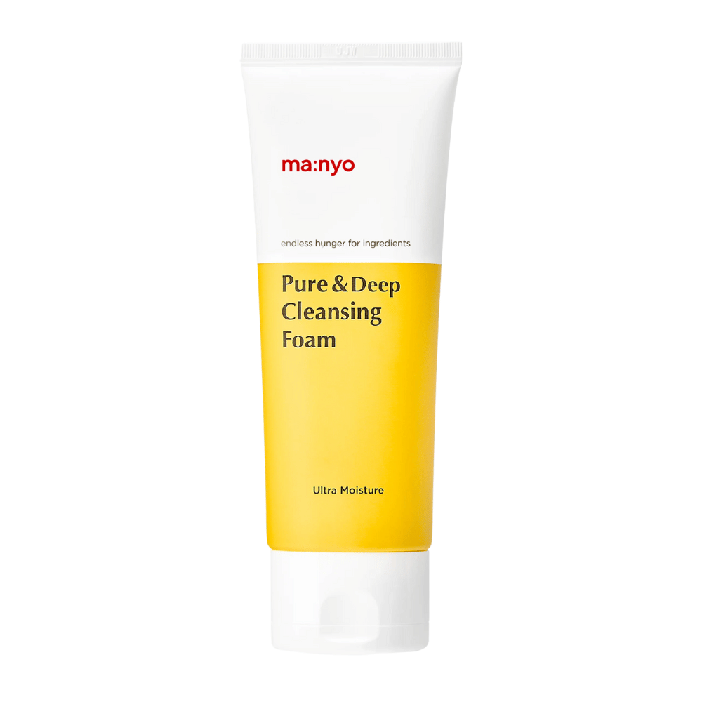 Nærbillede af Ma:nyo Pure & Deep Cleansing Foam – ultra fugtgivende formel, der skånsomt renser og fugter huden i dybden.