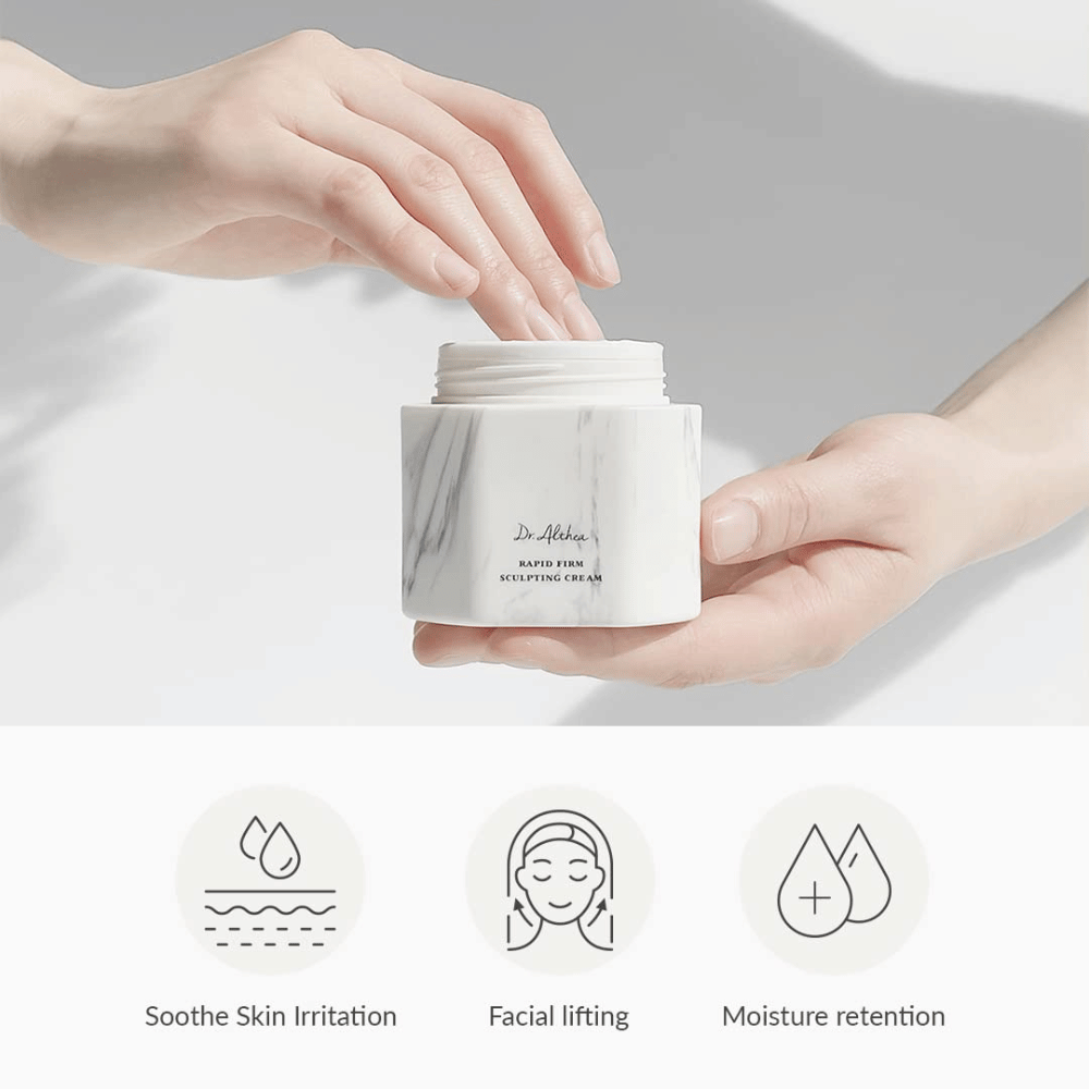 Dr. Althea Rapid Firm Sculpting Cream i en elegant marmoremballage. Produktet tilbyder fordele som at berolige hudirritation, give ansigtsløft og bevare fugt. Perfekt til at styrke og løfte huden.