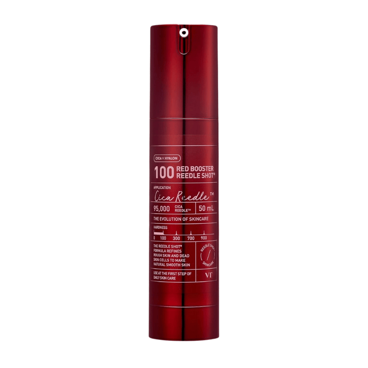 VT Cosmetics Red Booster Reedle Shot 100 microneedling-serum i rød flaske på hvid baggrund, 50 ml, udviklet til eksfoliering, hudfornyelse og forbedret absorption i hudplejerutinen.