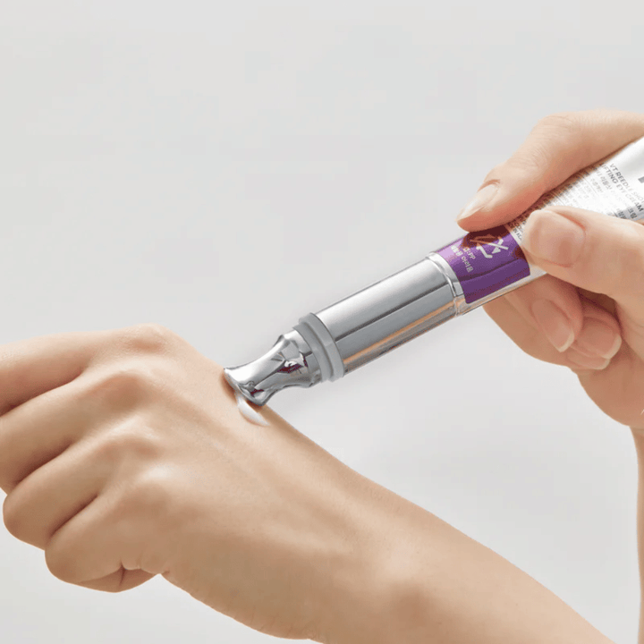 VT Cosmetics Reedle Shot Lifting Eye Cream med metalapplikator – kølende Øjencreme der reducerer hævelse og træthedstegn