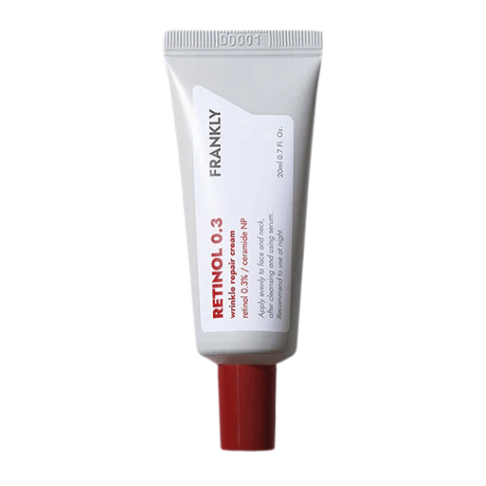 FRANKLY Retinol 0.3 Cream i hvid tube med rød hætte. En anti-aging creme med 0,3 % retinol og ceramid NP for fastere og jævnere hud.