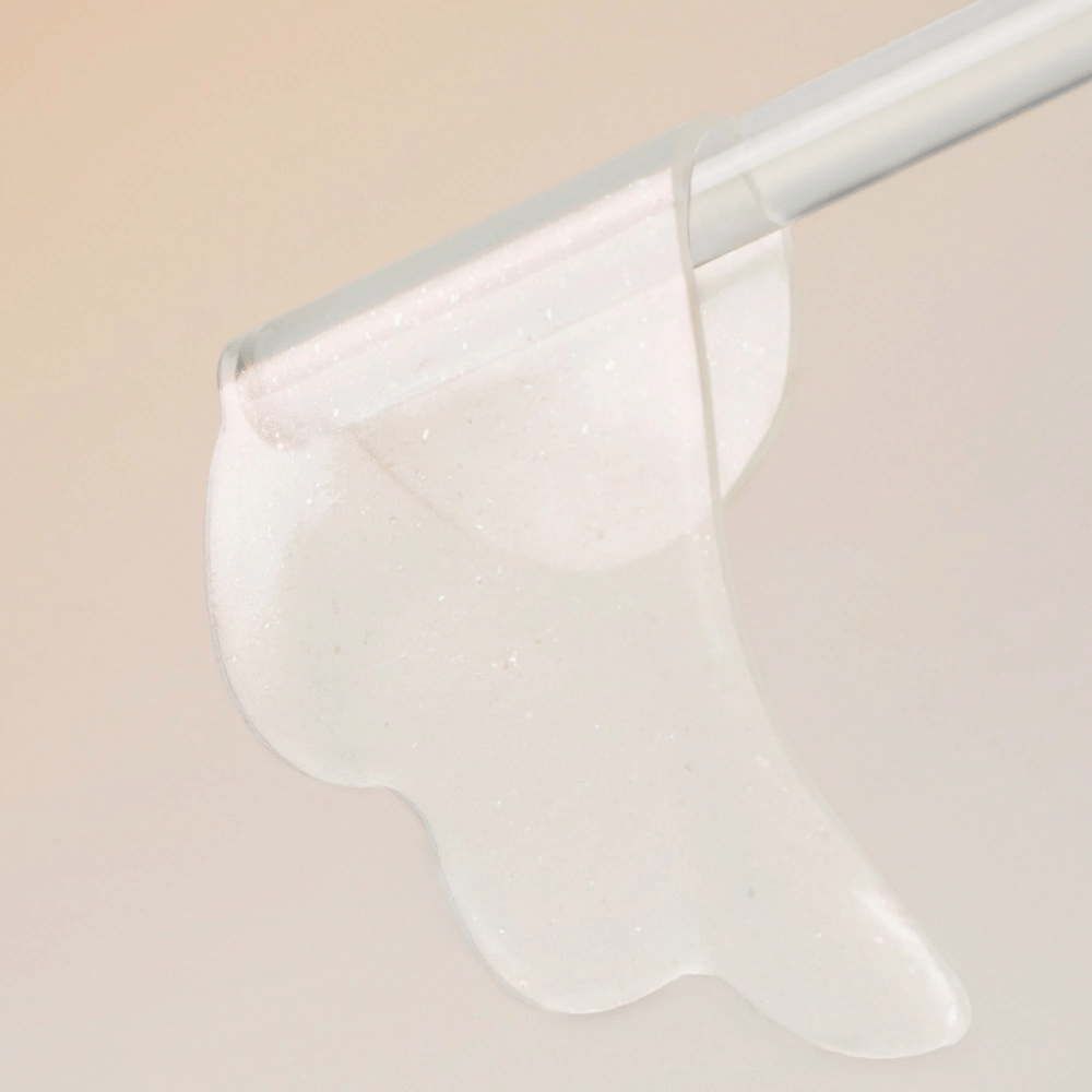 Nærbillede af Beauty of Joseon under eye patch med gelkonsistens der giver intens fugt og pleje til huden under øjnene.