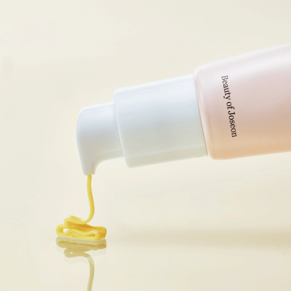 Beauty of Joseon Revive Eye Serum pumpe med gul formel – koreansk øjenserum for glød, elasticitet og reducerede rynker.