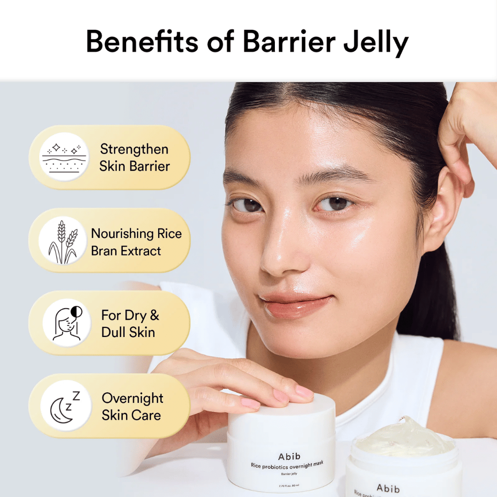 Kvinde med glødende hud poserer ved siden af Abib Rice Probiotics Overnight Mask. Tekst viser produktets Fordele: styrker hudbarrieren, nærende risekstrakt, til tør/mat hud, og natpleje.