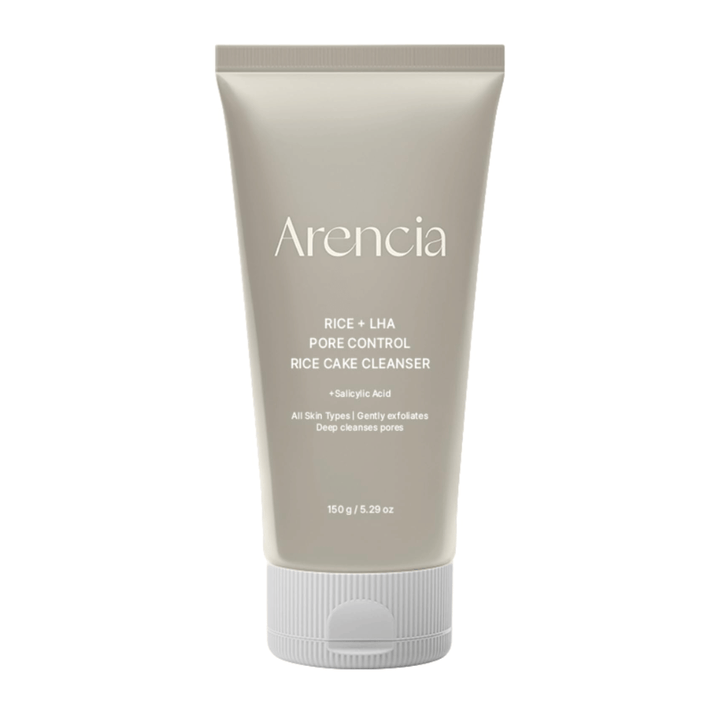 Arencia Rice + LHA Pore Control Rice Cake Cleanser i helbillede mod hvid baggrund, koreansk ansigtsrens med ris og LHA for skånsom eksfoliering og balanceret hud.