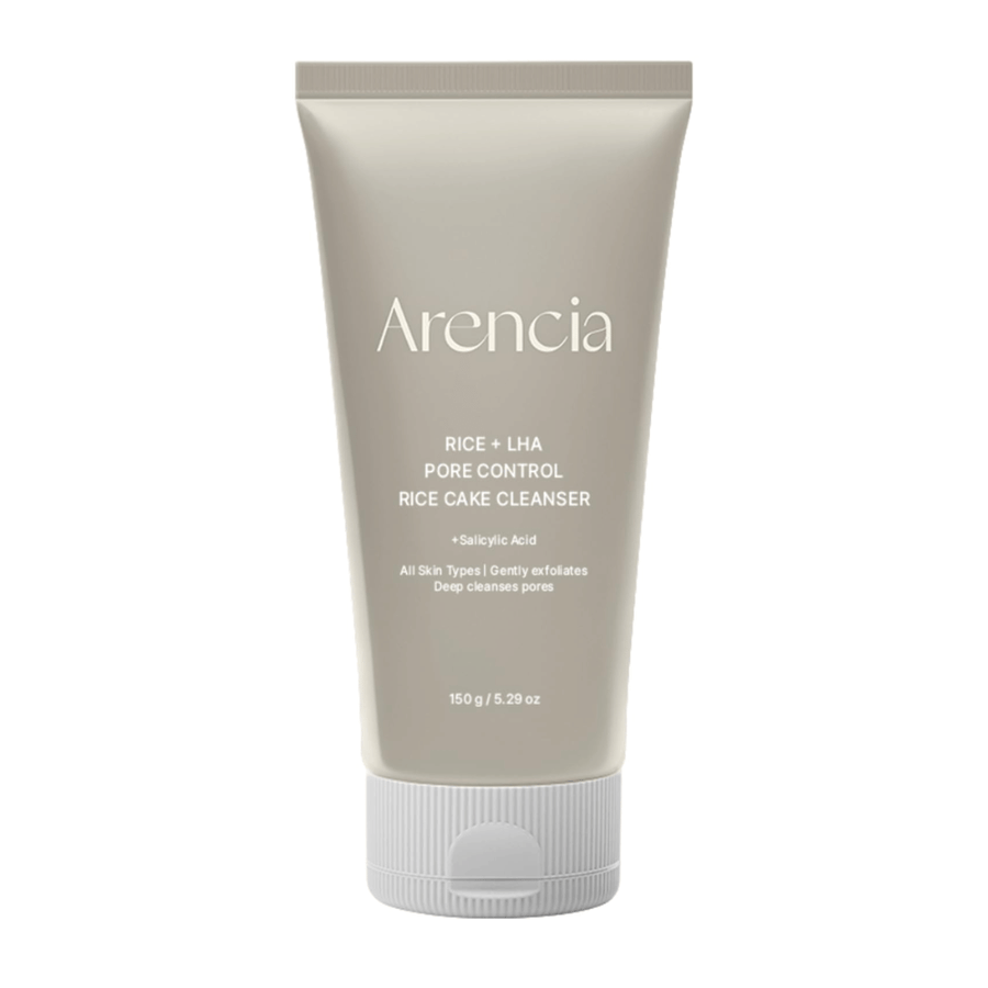 Arencia Rice + LHA Pore Control Rice Cake Cleanser i helbillede mod hvid baggrund, koreansk ansigtsrens med ris og LHA for skånsom eksfoliering og balanceret hud.
