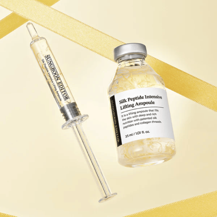 SUNGBOON EDITOR Silk Peptide Intensive Lifting Ampoule serum med silk peptides og kollagen, som fugter huden, forbedrer elasticiteten og giver fastere hud.