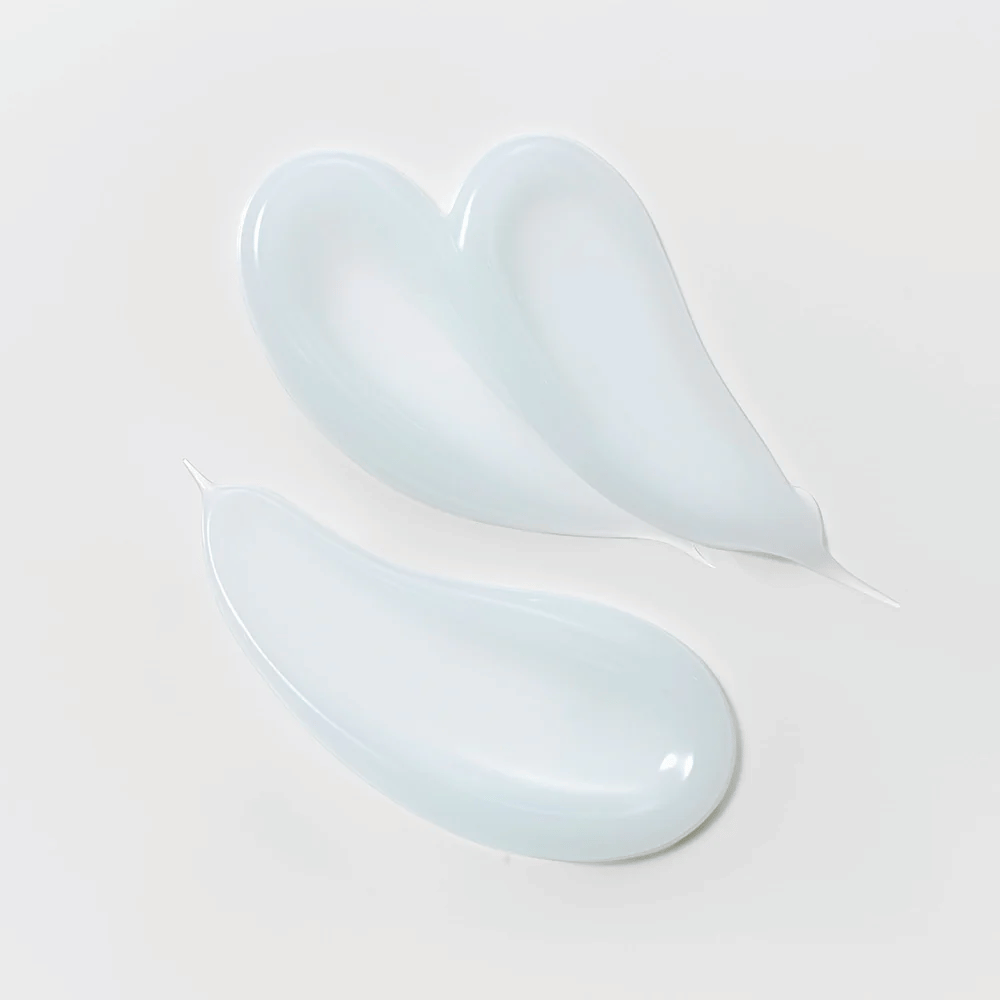 Tekstur af Slow Pure Splash Hydration Gel Cream, en let blålig gel, der fugter og beroliger huden.